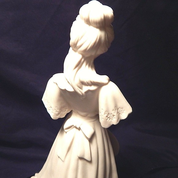 Heritage Collection Francesca Home & Garden Party 2001 - Picture 5 of 12